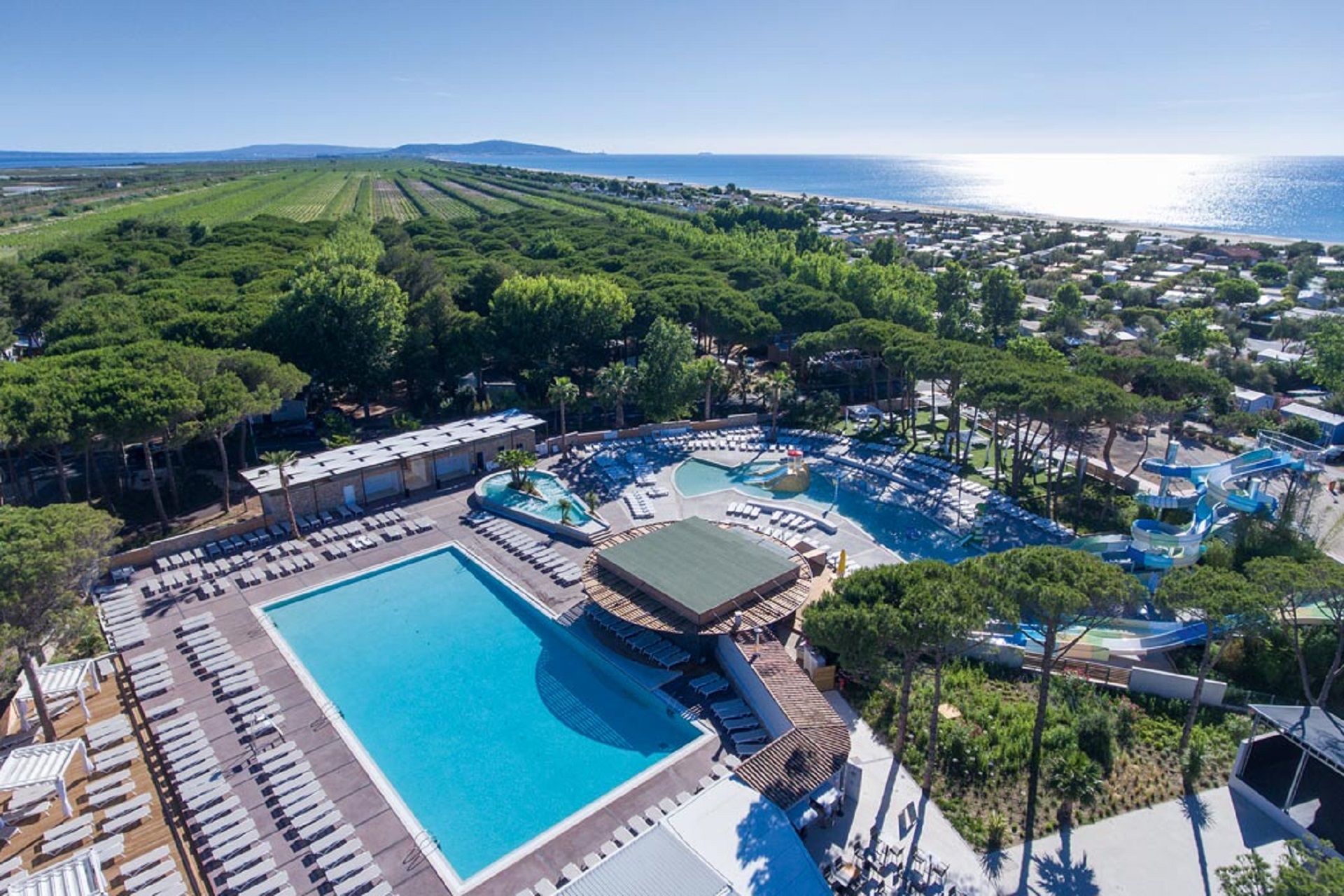 vue aérienne piscine